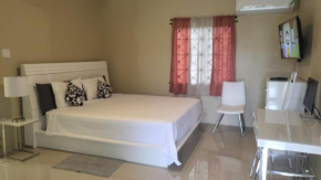 3 Bedrooms. 3 Bath Villa. Pool. Super Suite